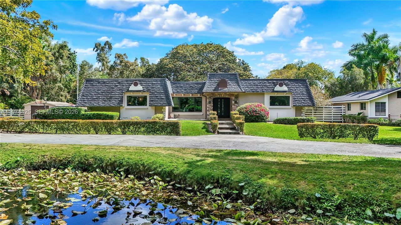 Recently Sold: $1,800,000 (4 beds, 3 baths, 3319 Square Feet)