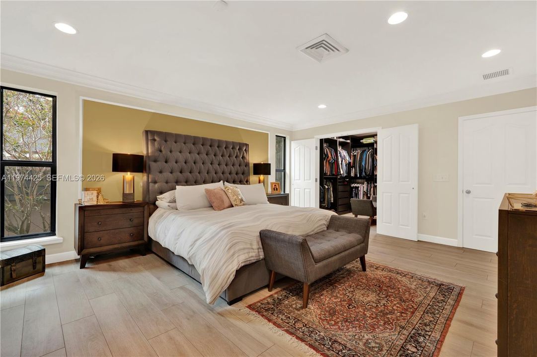 Recently Sold: $1,800,000 (4 beds, 3 baths, 3319 Square Feet)