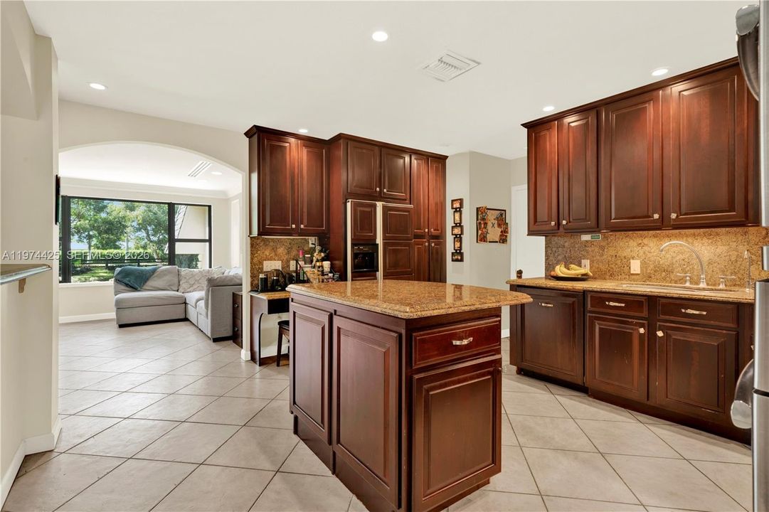 Recently Sold: $1,800,000 (4 beds, 3 baths, 3319 Square Feet)
