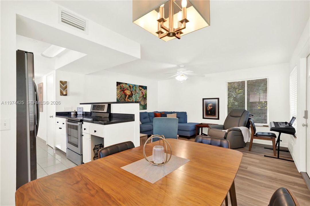 Recently Sold: $1,800,000 (4 beds, 3 baths, 3319 Square Feet)