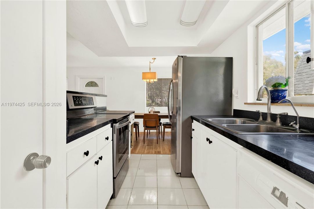 Recently Sold: $1,800,000 (4 beds, 3 baths, 3319 Square Feet)