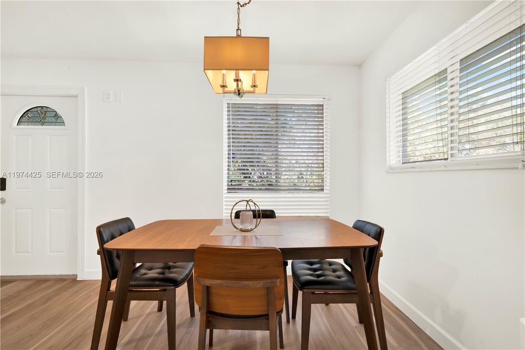 Recently Sold: $1,800,000 (4 beds, 3 baths, 3319 Square Feet)