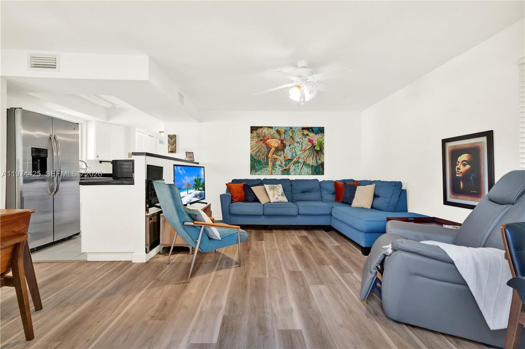 Recently Sold: $1,800,000 (4 beds, 3 baths, 3319 Square Feet)