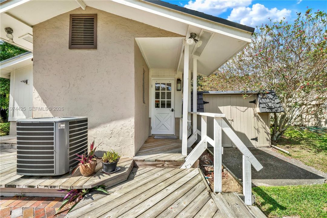Recently Sold: $1,800,000 (4 beds, 3 baths, 3319 Square Feet)