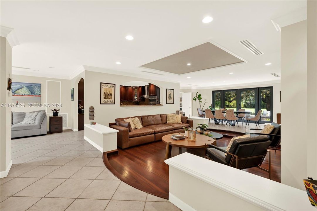 Recently Sold: $1,800,000 (4 beds, 3 baths, 3319 Square Feet)