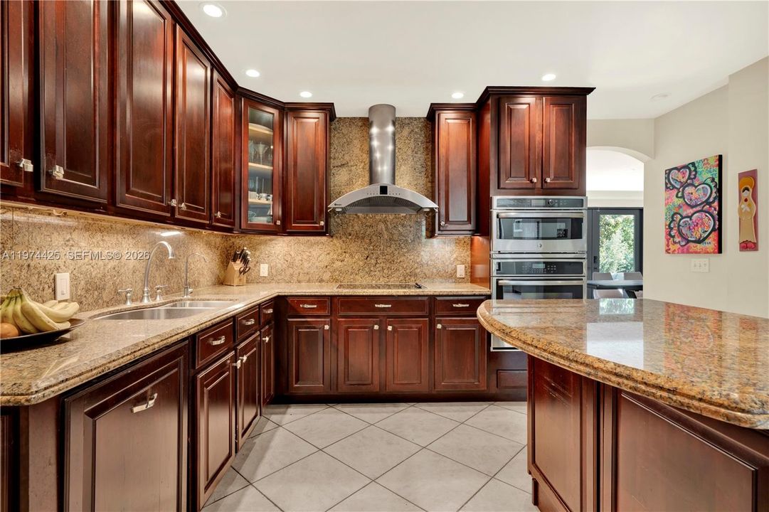 Recently Sold: $1,800,000 (4 beds, 3 baths, 3319 Square Feet)