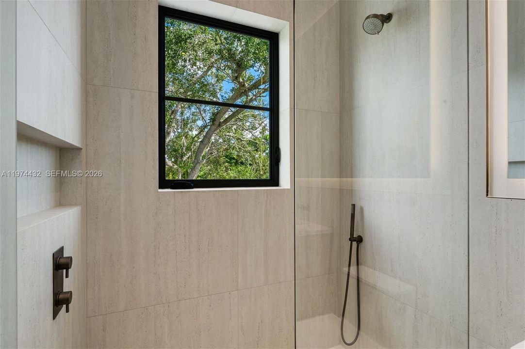 En Venta: $5,150,000 (6 camas, 6 baños, 4822 Pies cuadrados)