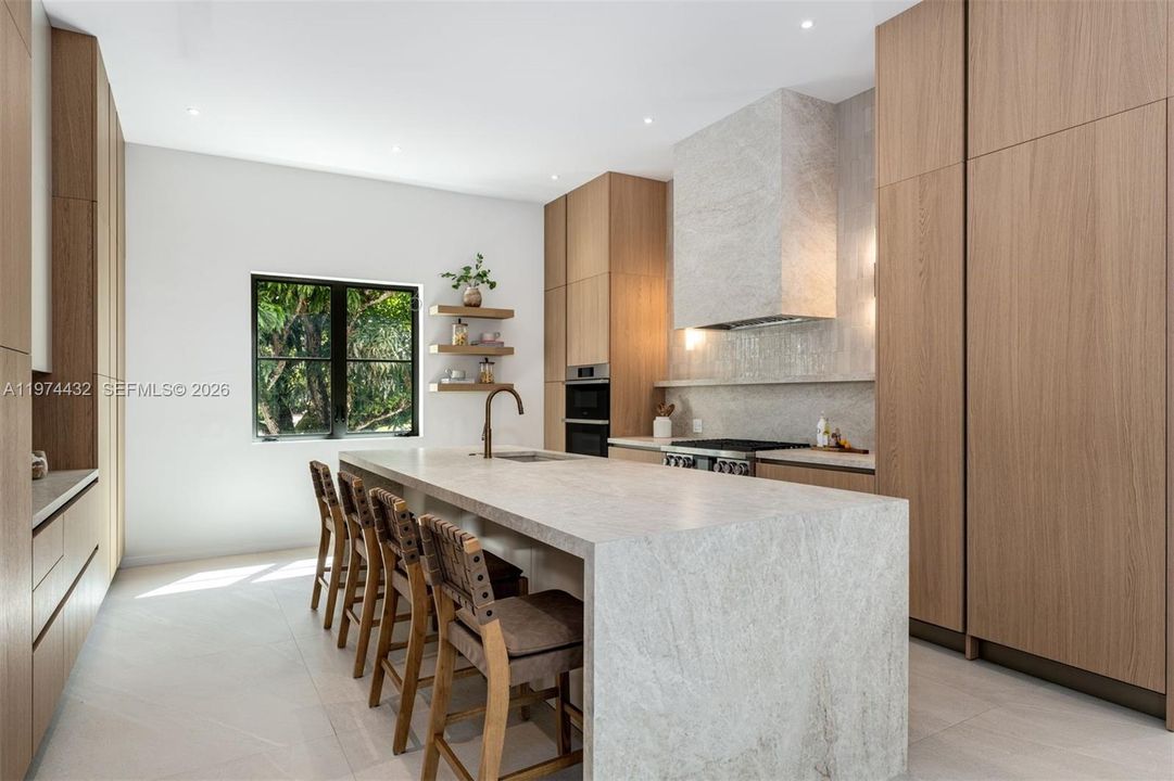 En Venta: $5,150,000 (6 camas, 6 baños, 4822 Pies cuadrados)