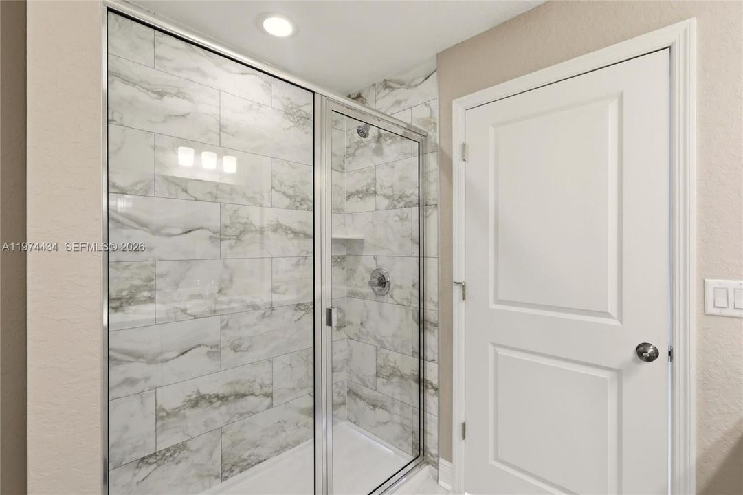 Activo con contrato: $309,000 (4 camas, 2 baños, 1860 Pies cuadrados)