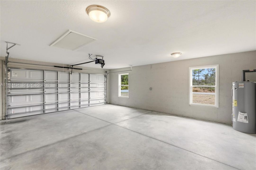 Activo con contrato: $309,000 (4 camas, 2 baños, 1860 Pies cuadrados)