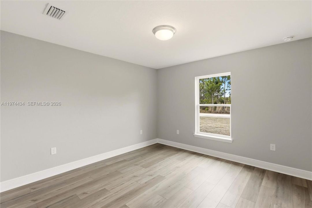 Activo con contrato: $309,000 (4 camas, 2 baños, 1860 Pies cuadrados)