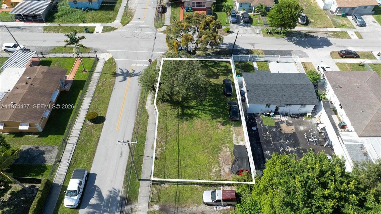 En Venta: $200,000 (0.11 acres)