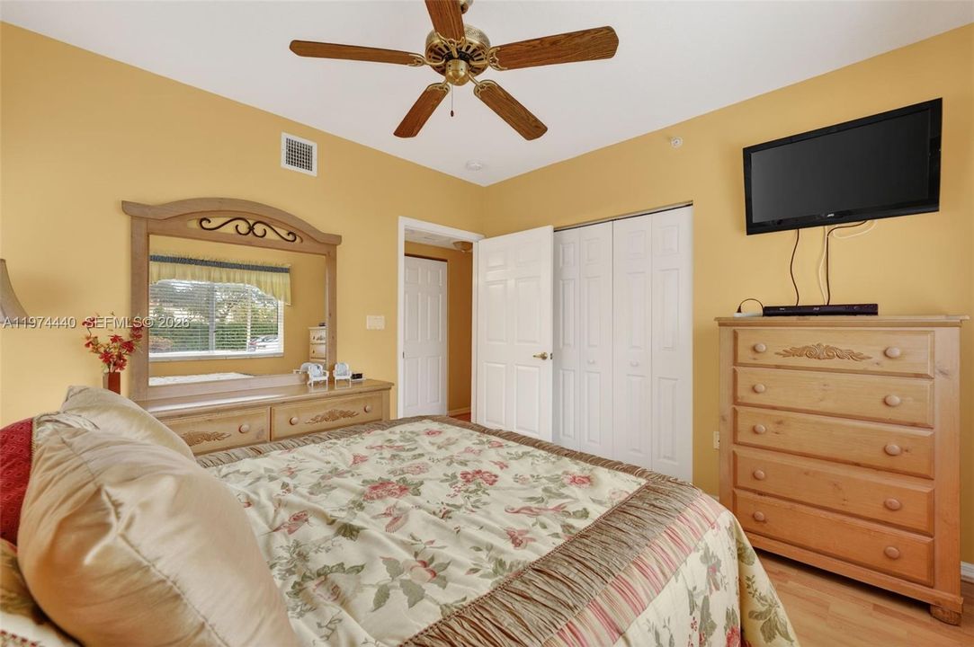 Active With Contract: $249,750 (3 beds, 2 baths, 1311 Square Feet)