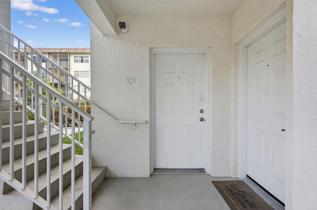 Active With Contract: $249,750 (3 beds, 2 baths, 1311 Square Feet)