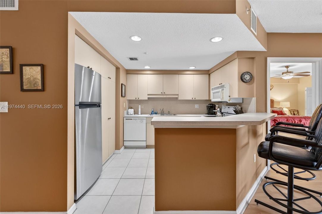 Active With Contract: $249,750 (3 beds, 2 baths, 1311 Square Feet)