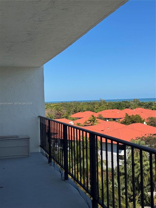 Active With Contract: $4,200 (2 beds, 2 baths, 1123 Square Feet)