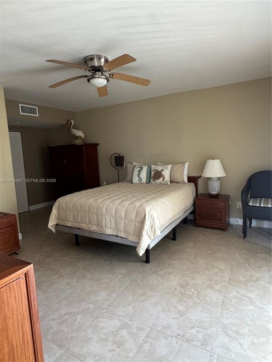 Active With Contract: $4,200 (2 beds, 2 baths, 1123 Square Feet)
