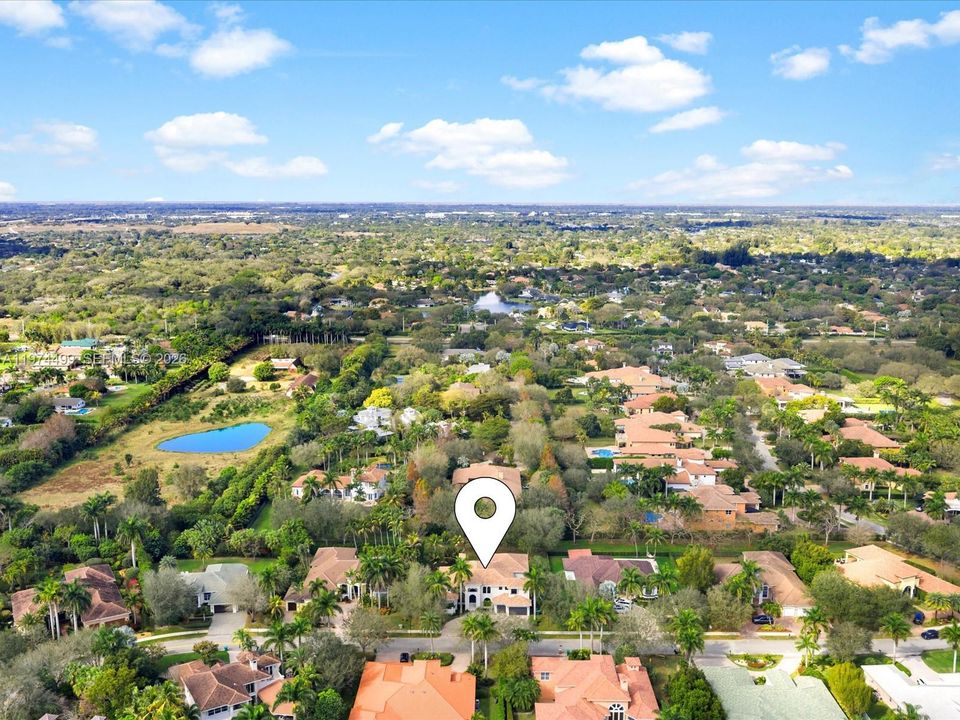 Activo con contrato: $2,950,000 (5 camas, 6 baños, 5071 Pies cuadrados)