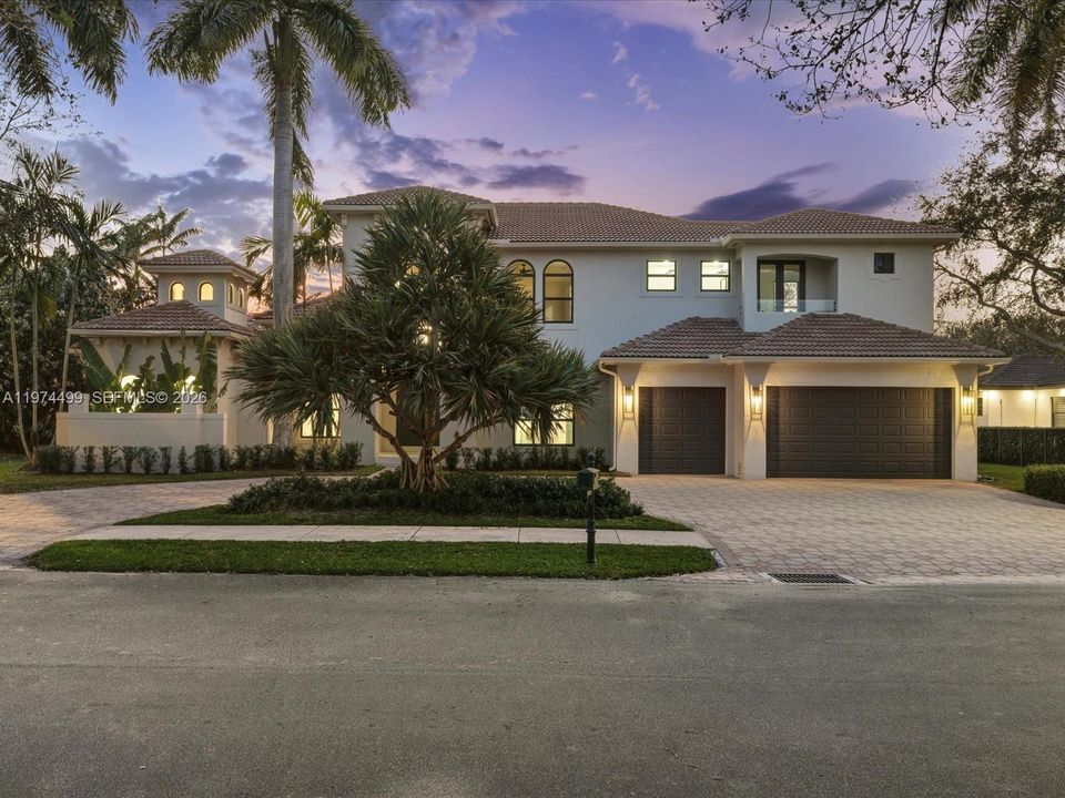 Activo con contrato: $2,950,000 (5 camas, 6 baños, 5071 Pies cuadrados)