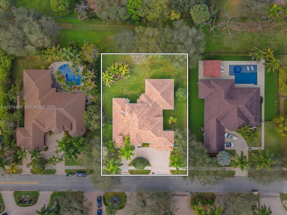 Activo con contrato: $2,950,000 (5 camas, 6 baños, 5071 Pies cuadrados)