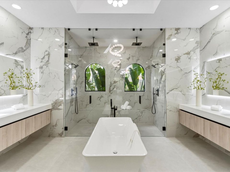 Activo con contrato: $2,950,000 (5 camas, 6 baños, 5071 Pies cuadrados)