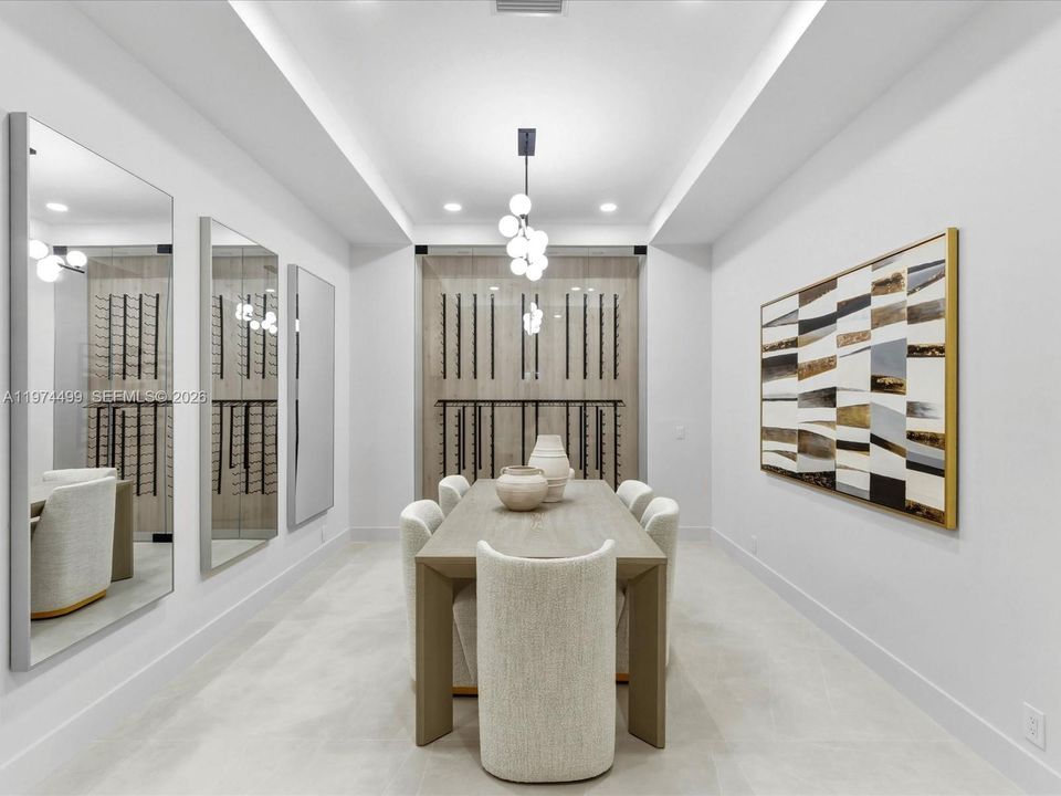 Activo con contrato: $2,950,000 (5 camas, 6 baños, 5071 Pies cuadrados)