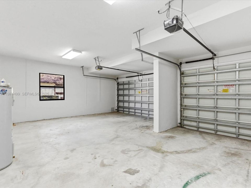 3 CAR GARAGE