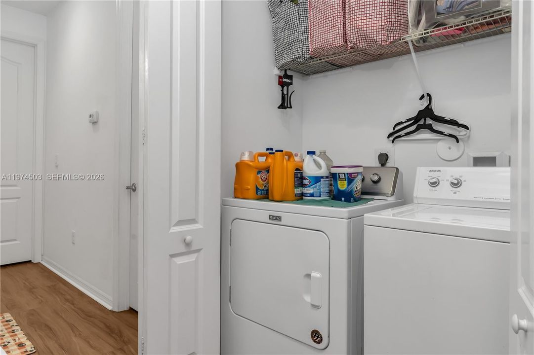 На продажу: $419,000 (3 спален, 2 ванн, 1806 Квадратных фут)