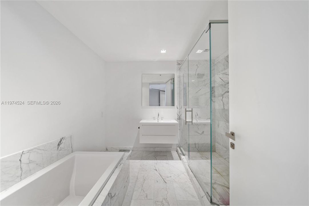 For Sale: $36,000,000 (7 beds, 7 baths, 9826 Square Feet)