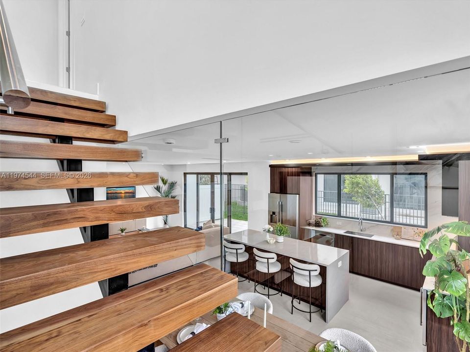 For Sale: $1,100,000 (3 beds, 2 baths, 2060 Square Feet)