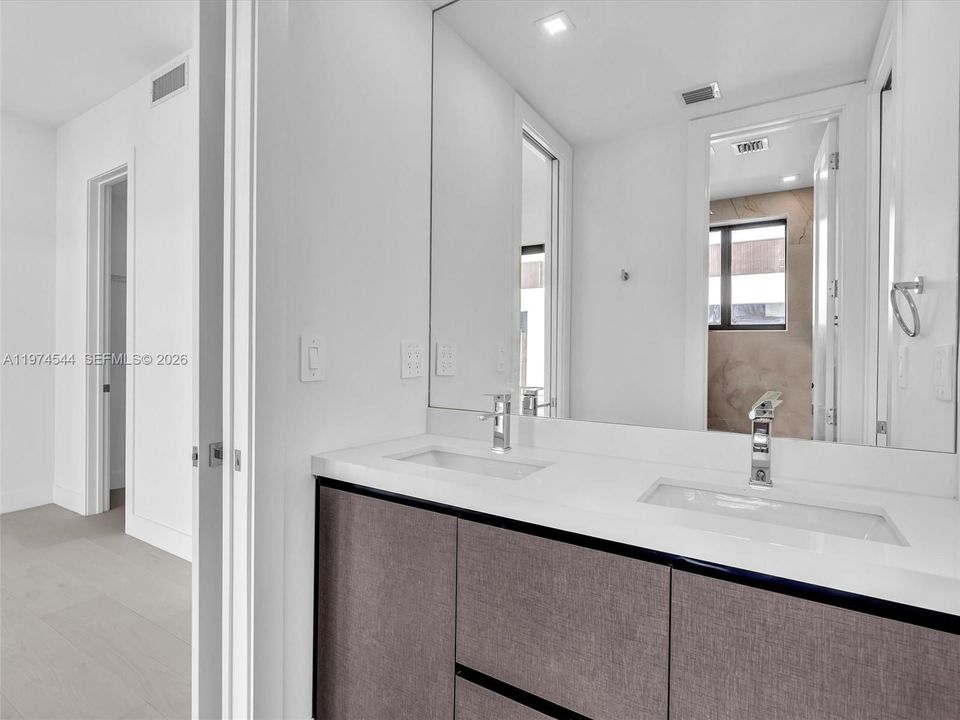 For Sale: $1,100,000 (3 beds, 2 baths, 2060 Square Feet)