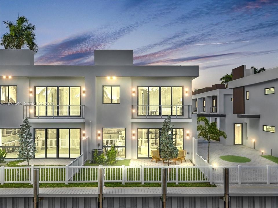 For Sale: $1,100,000 (3 beds, 2 baths, 2060 Square Feet)