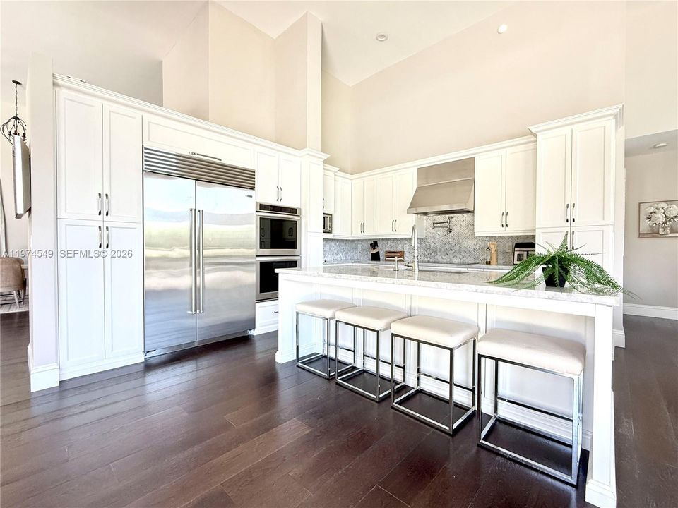 For Rent: $15,000 (7 beds, 4 baths, 3933 Square Feet)