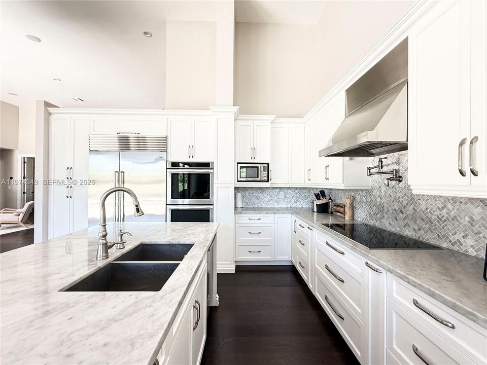 For Rent: $15,000 (7 beds, 4 baths, 3933 Square Feet)