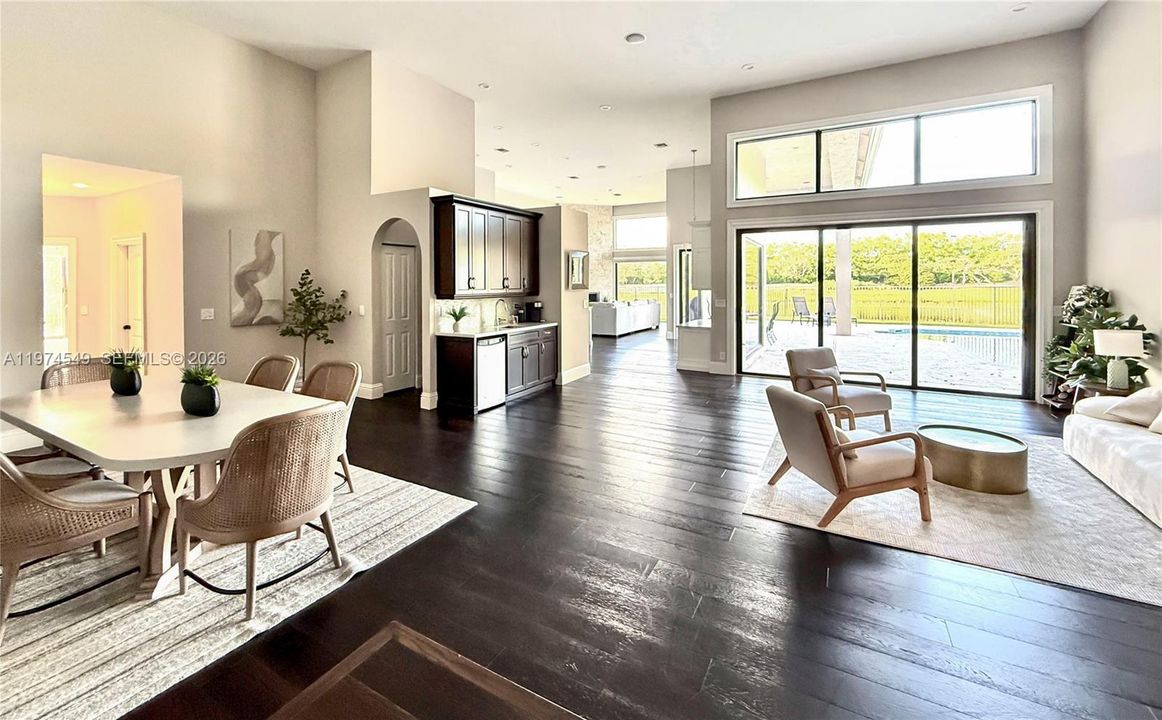 For Rent: $15,000 (7 beds, 4 baths, 3933 Square Feet)