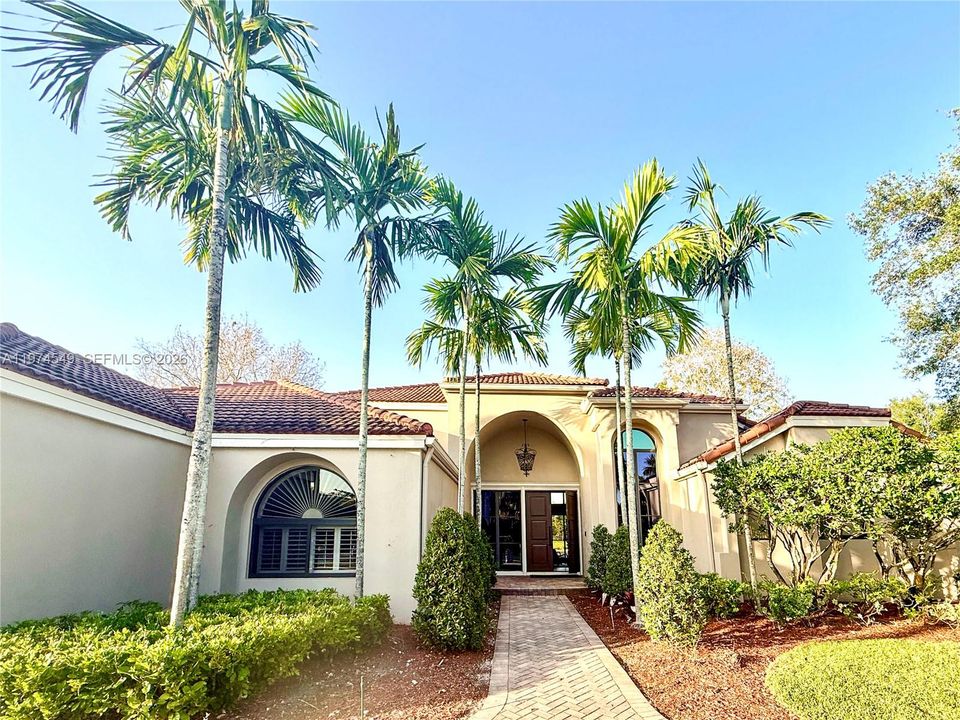 For Rent: $15,000 (7 beds, 4 baths, 3933 Square Feet)