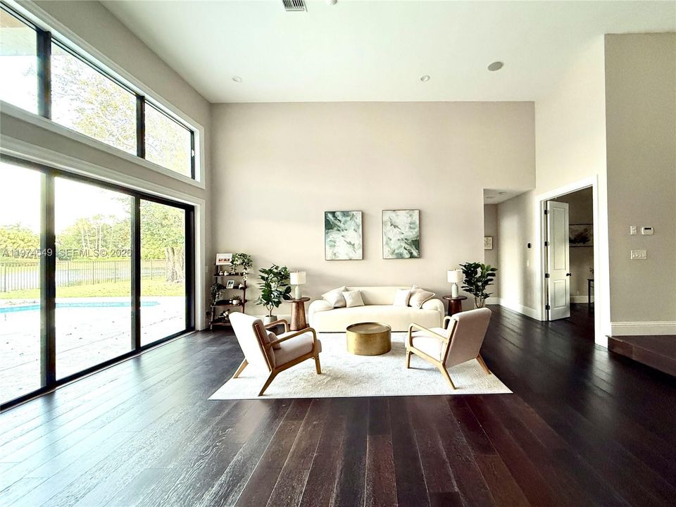 For Rent: $15,000 (7 beds, 4 baths, 3933 Square Feet)