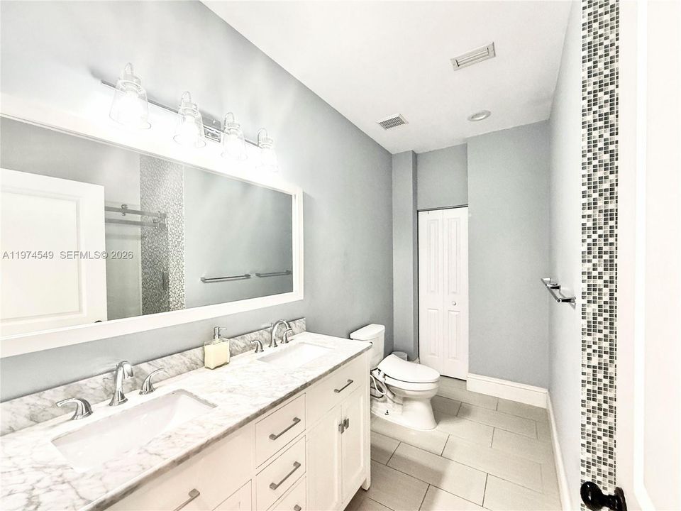 For Rent: $15,000 (7 beds, 4 baths, 3933 Square Feet)