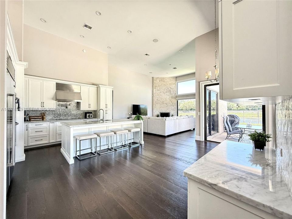 For Rent: $15,000 (7 beds, 4 baths, 3933 Square Feet)