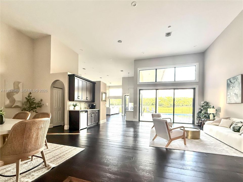 For Rent: $15,000 (7 beds, 4 baths, 3933 Square Feet)