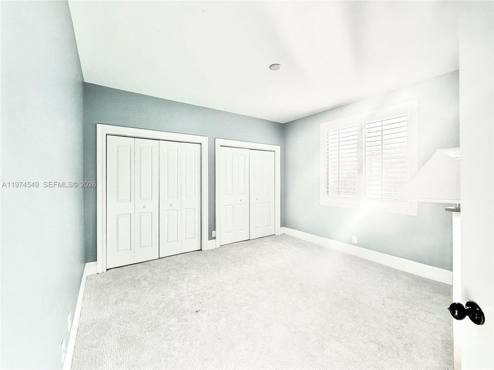 For Rent: $15,000 (7 beds, 4 baths, 3933 Square Feet)