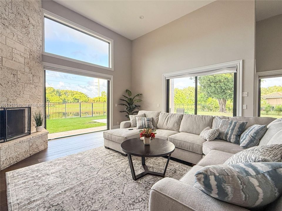 For Rent: $15,000 (7 beds, 4 baths, 3933 Square Feet)