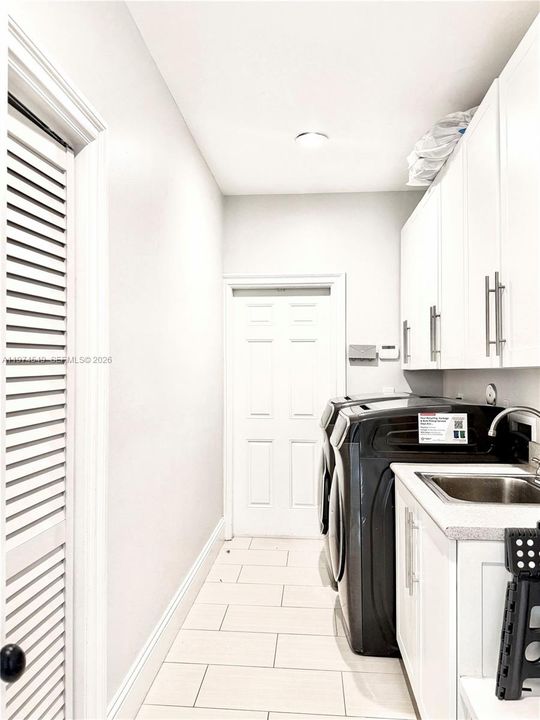 For Rent: $15,000 (7 beds, 4 baths, 3933 Square Feet)
