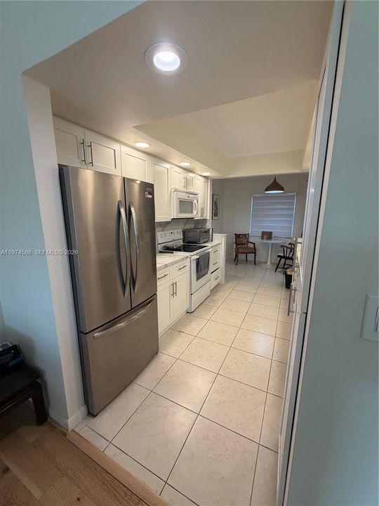 For Sale: $245,000 (2 beds, 2 baths, 1157 Square Feet)