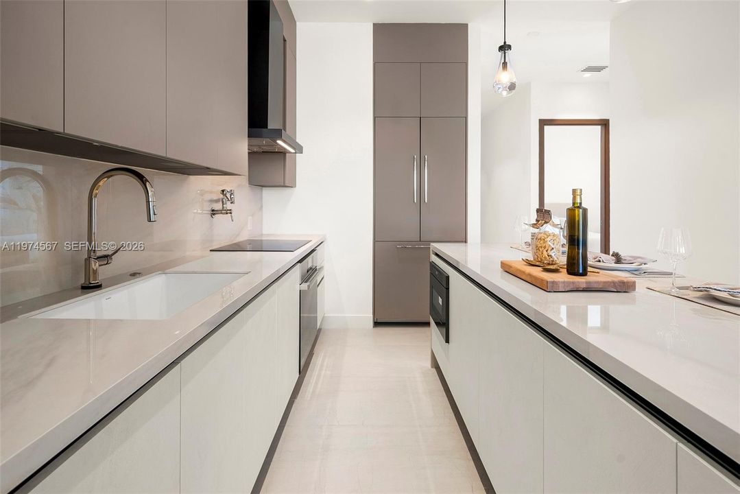 На продажу: $1,395,000 (2 спален, 2 ванн, 0 Квадратных фут)