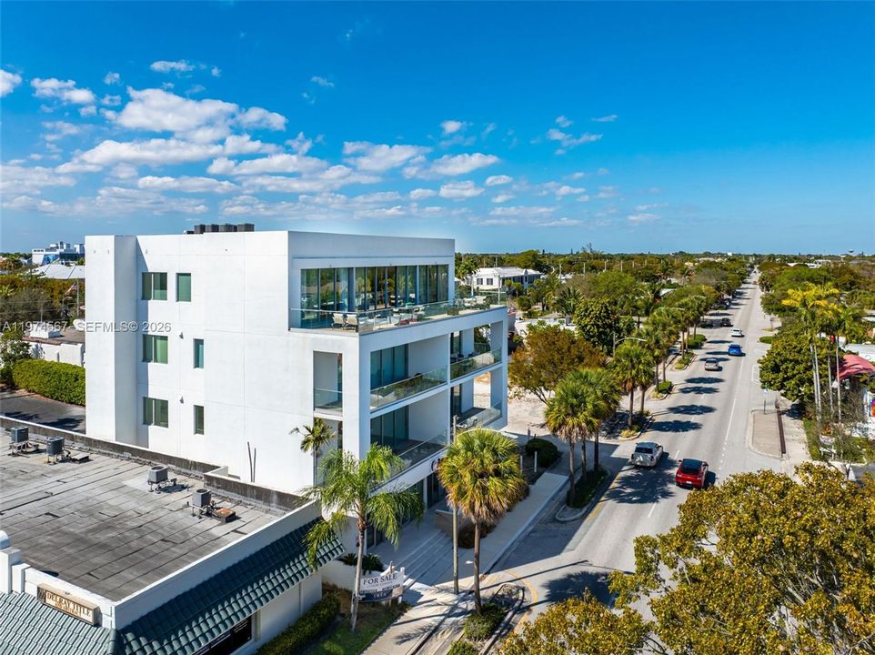 На продажу: $1,395,000 (2 спален, 2 ванн, 0 Квадратных фут)