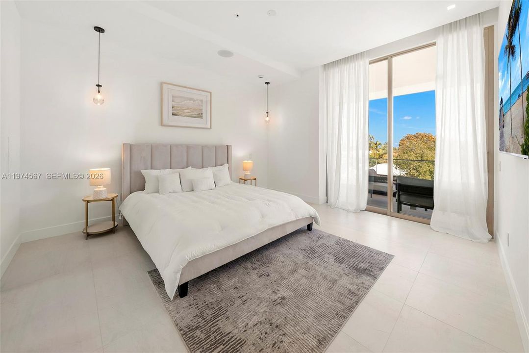 На продажу: $1,395,000 (2 спален, 2 ванн, 0 Квадратных фут)