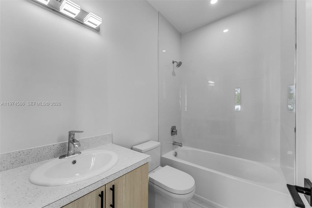 Activo con contrato: $474,900 (3 camas, 2 baños, 0 Pies cuadrados)