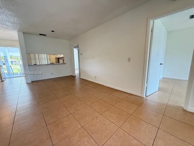 Activo con contrato: $195,000 (2 camas, 2 baños, 880 Pies cuadrados)