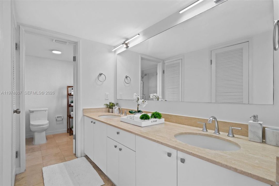 For Sale: $1,140,000 (3 beds, 3 baths, 1852 Square Feet)